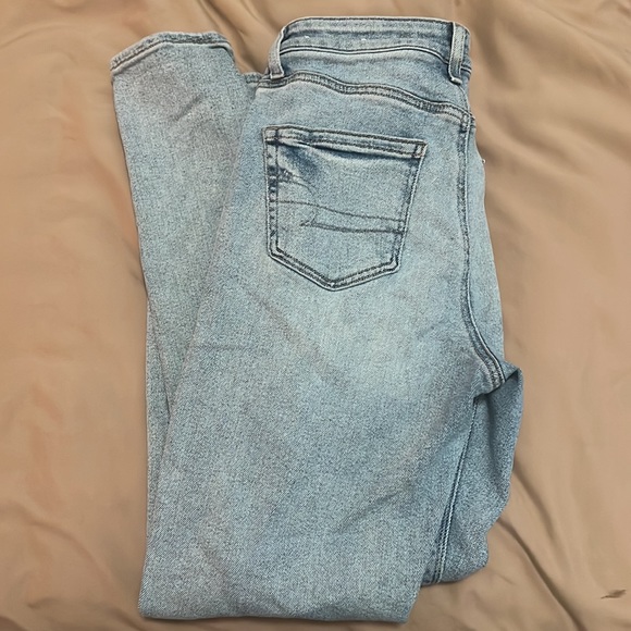 American eagle jeans cute very stretchy and comfy - Picture 2 of 4